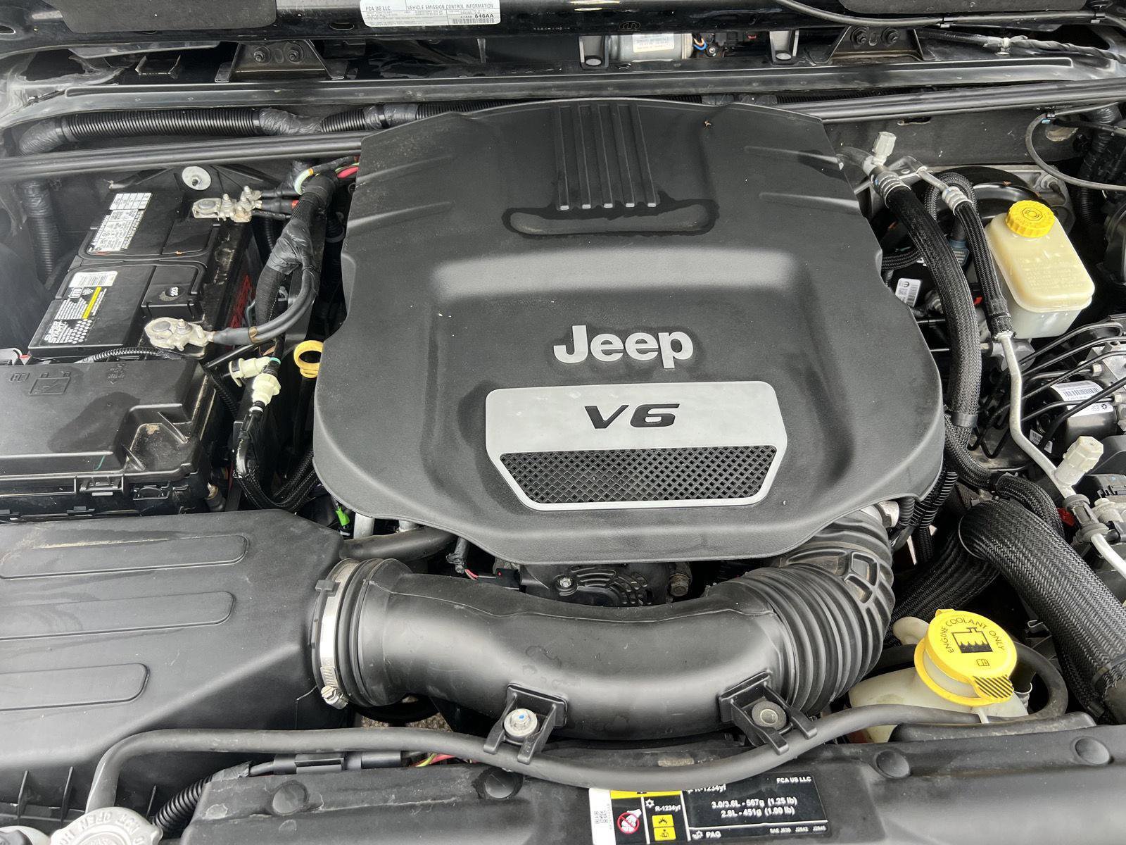 Used 2017 Jeep Wrangler Unlimited Sahara w/ Connectivity Group image 34