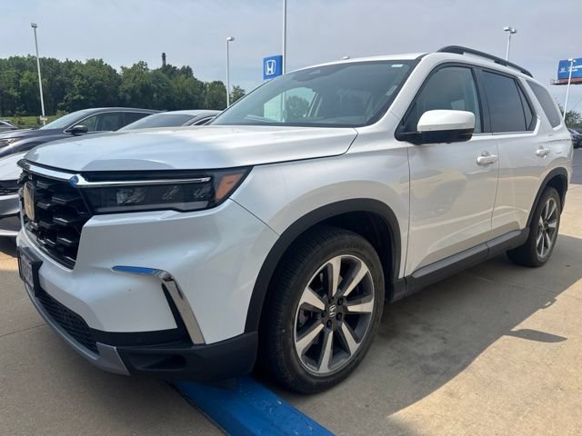 Used 2023 Honda Pilot Elite image 3