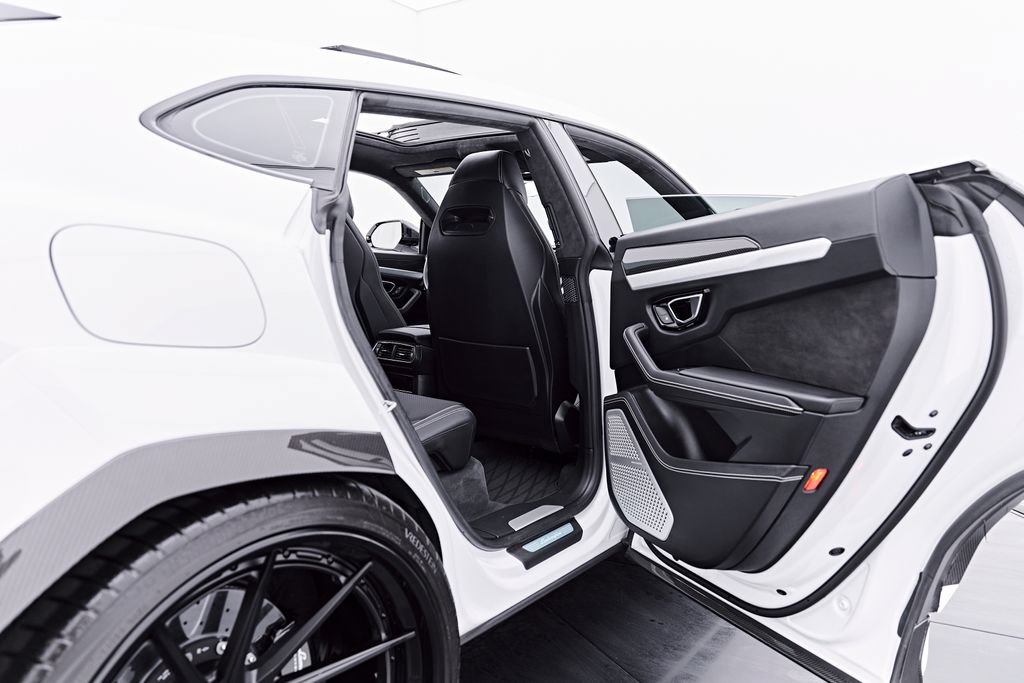 Used 2021 Lamborghini Urus AWD/4WD image 45