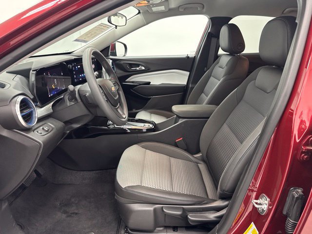 Used 2024 Chevrolet Trax LT FWD image 23