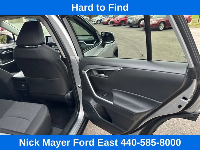 Used 2025 Toyota RAV4 XLE AWD/4WD image 14