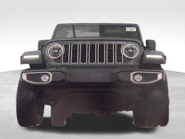 Used 2025 Jeep Wrangler Sahara 4xe image 3