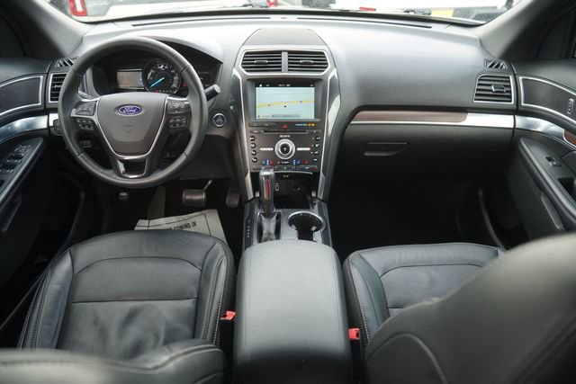 Used 2017 Ford Explorer Limited image 22