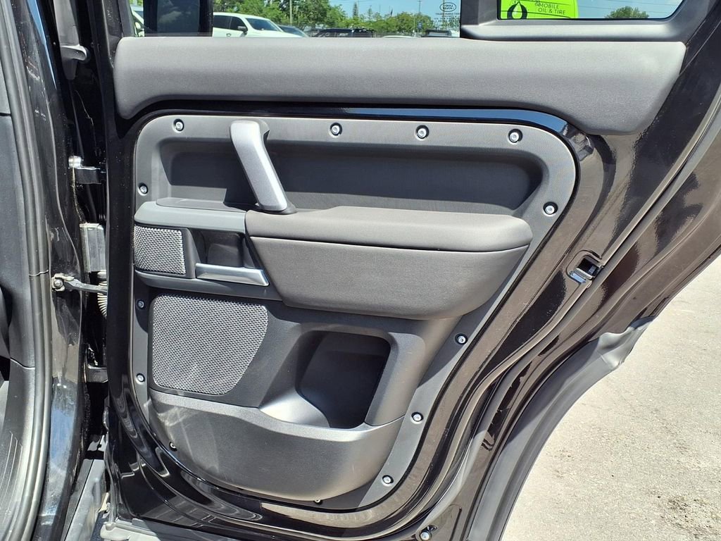 Used 2024 Land Rover Defender 110 X-Dynamic SE AWD/4WD image 15