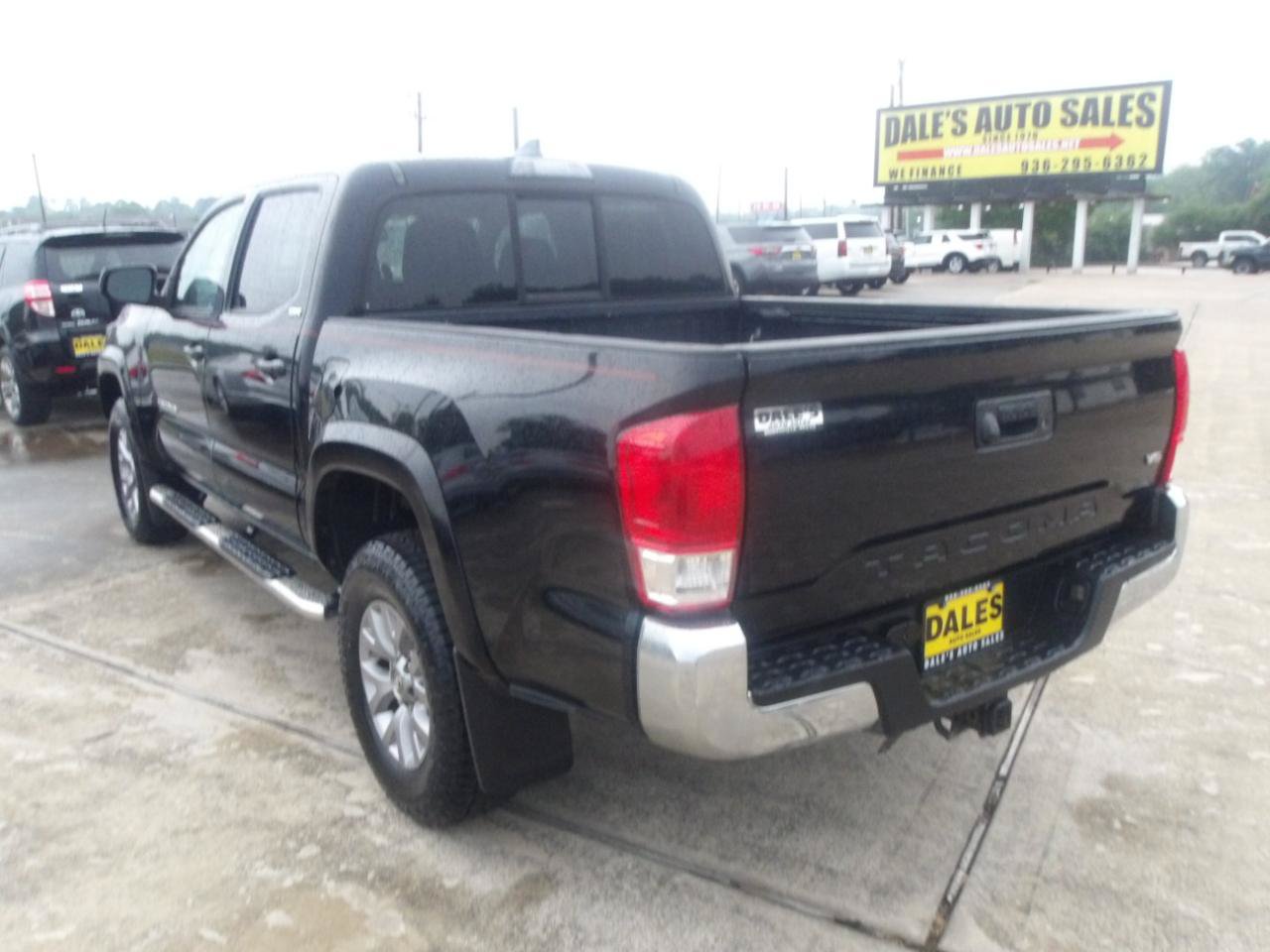 Used 2017 Toyota Tacoma SR5 w/ Tow Package RWD image 14