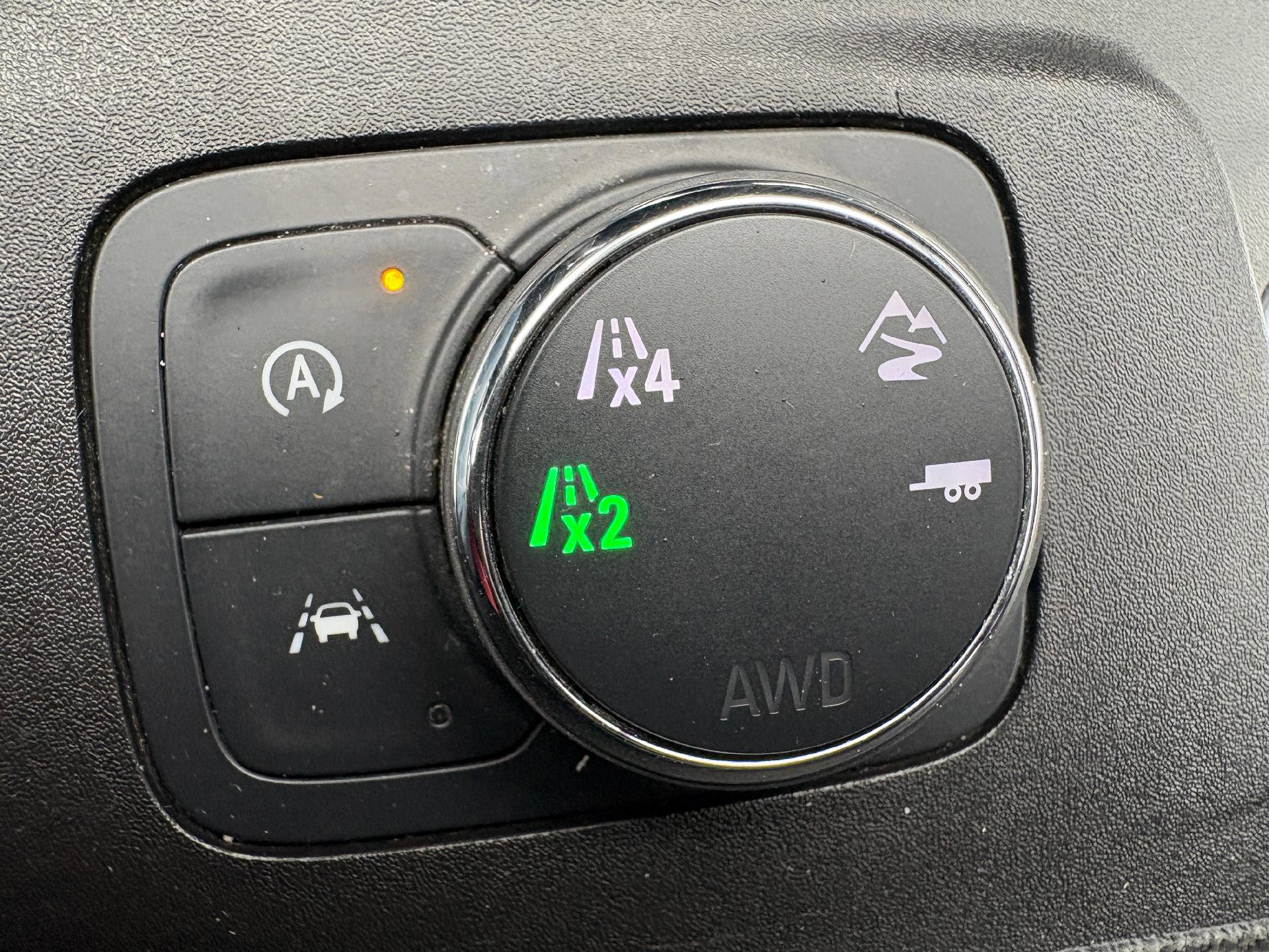 Used 2023 Chevrolet Traverse Premier w/ LPO, Floor Liner Package image 30