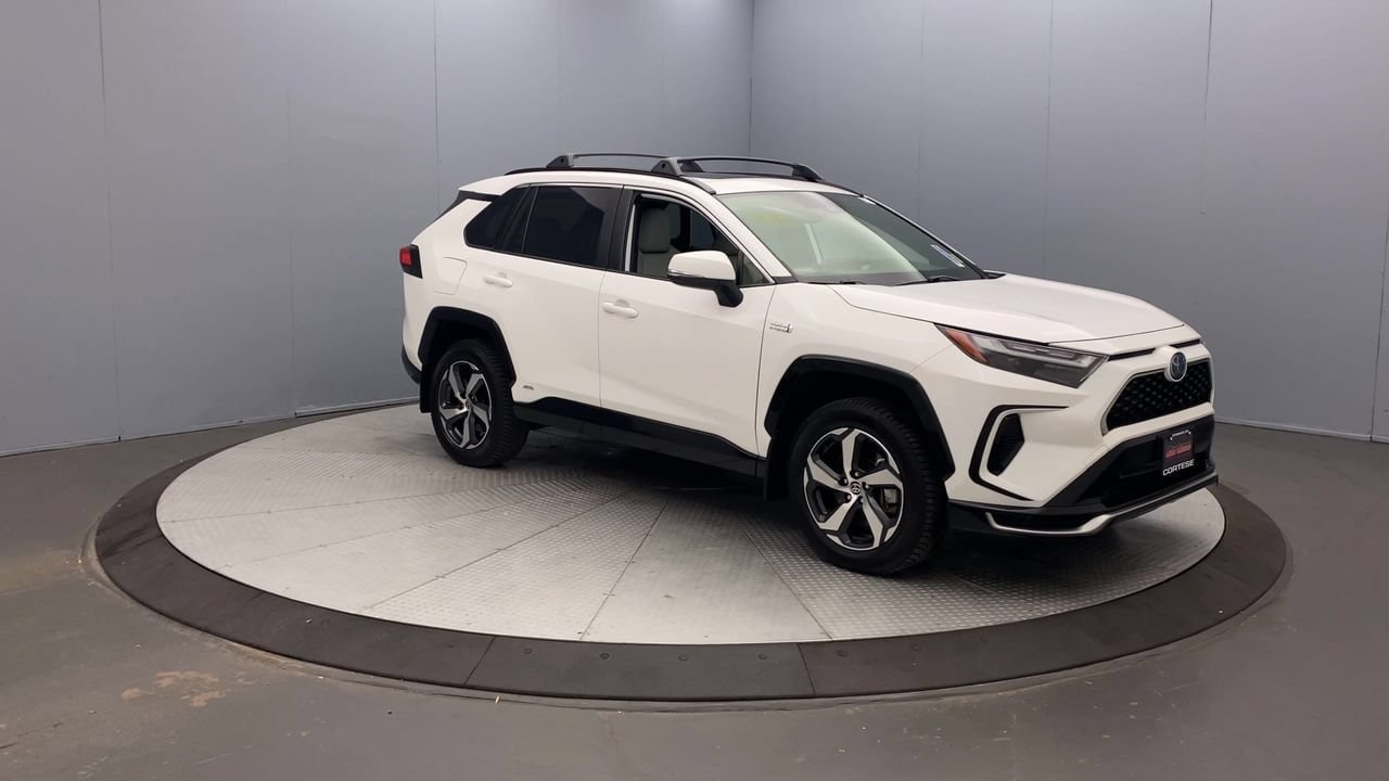Used 2023 Toyota RAV4 SE w/ Weather & Moonroof Package AWD/4WD image 7