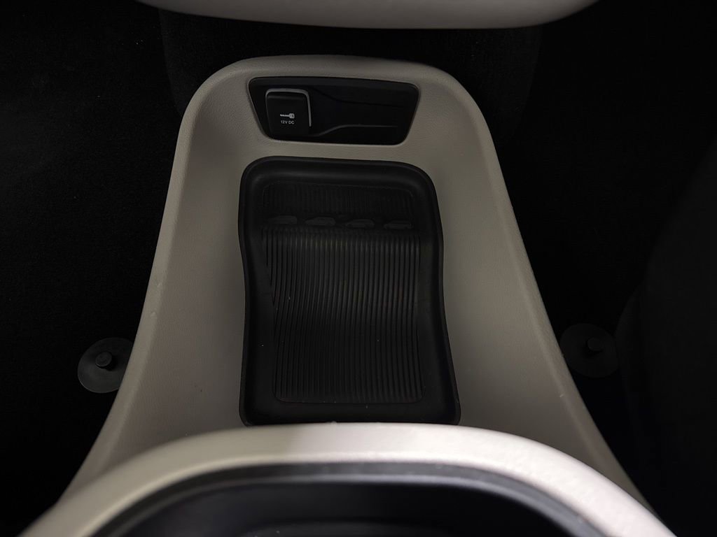 Used 2024 Chrysler Pacifica Touring-L image 27