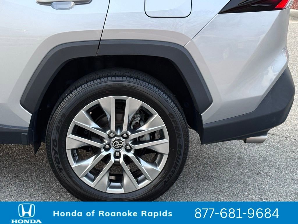 Used 2023 Toyota RAV4 XLE Premium image 34