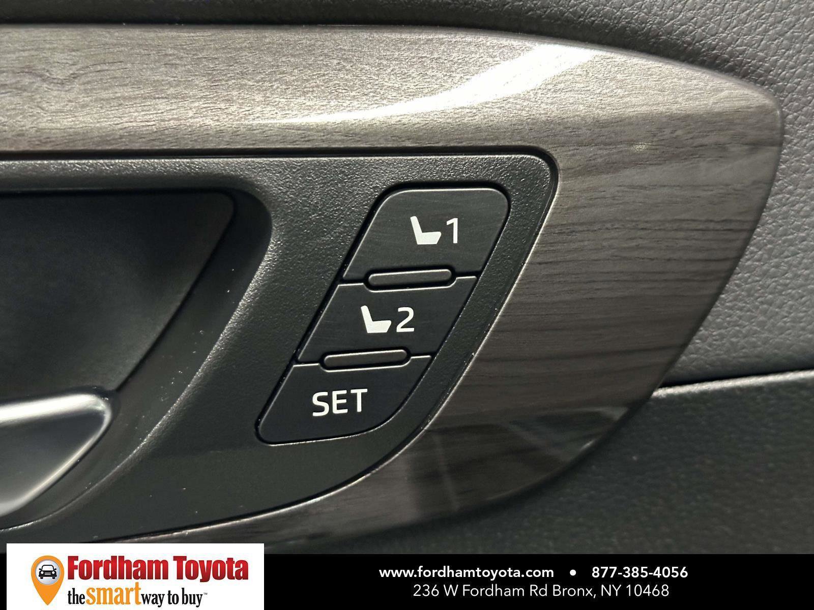 Used 2024 Toyota Highlander Limited image 20