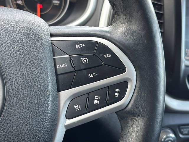 Used 2018 Jeep Cherokee Overland w/ Technology Group image 23