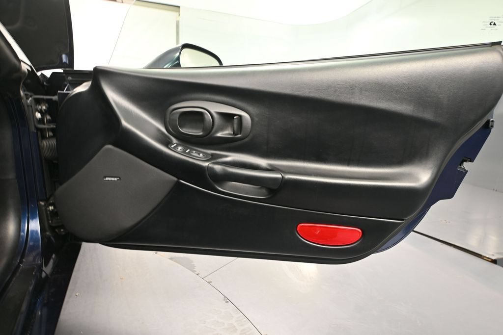 Used 2001 Chevrolet Corvette Convertible RWD image 23