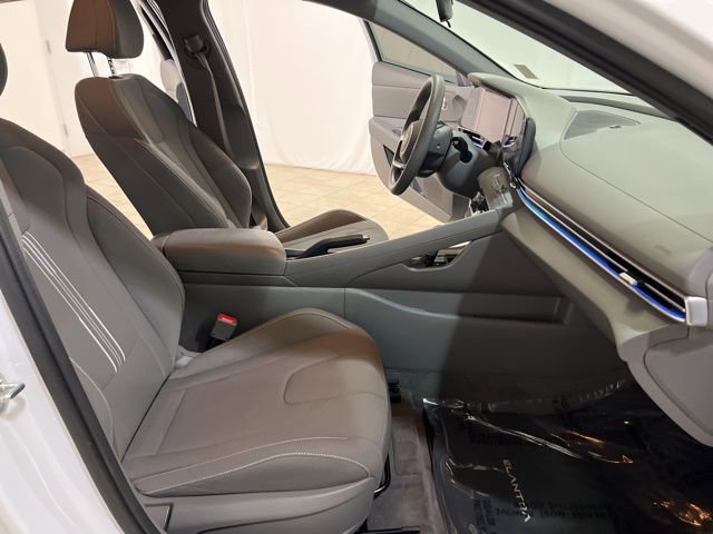 Used 2024 Hyundai Elantra SEL image 15