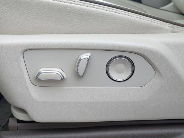 Used 2024 GMC Yukon Denali w/ Denali Reserve Package image 25