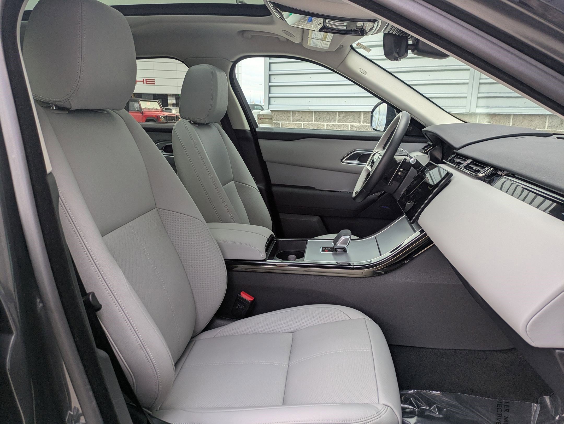 Certified 2025 Land Rover Range Rover Velar S image 30