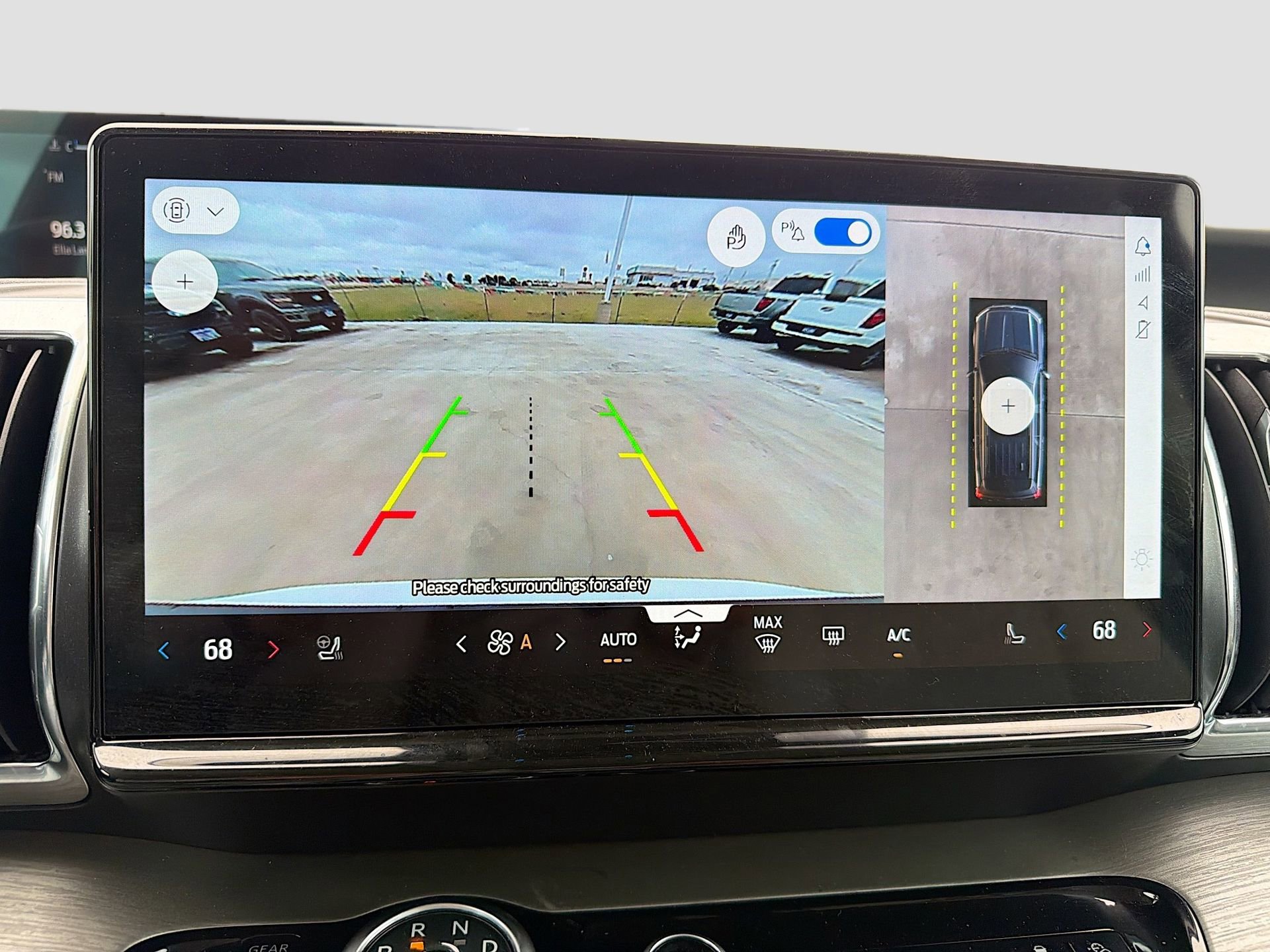 Used 2025 Ford Expedition Platinum AWD/4WD image 16