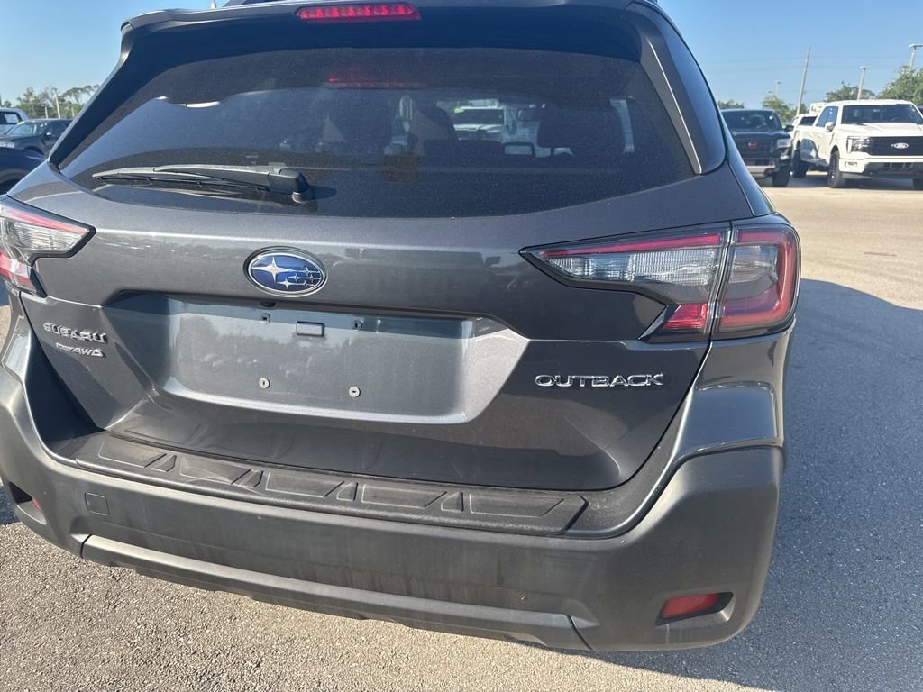 Used 2023 Subaru Outback Premium image 6