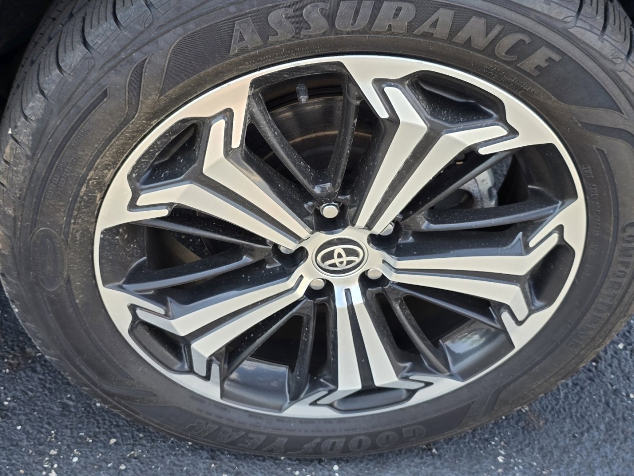 Certified 2022 Toyota RAV4 XSE w/ Premium Package AWD/4WD image 21