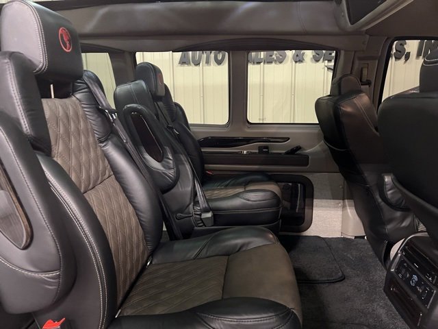 Used 2025 GMC Savana 2500 w/ Driver Convenience Package image 25