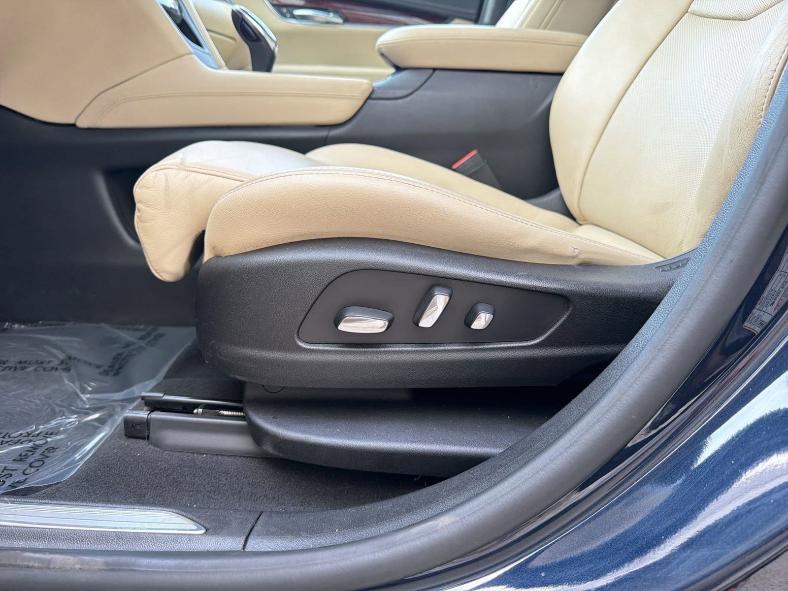 Used 2017 Cadillac XT5 Luxury w/ Driver Awareness Package FWD image 14