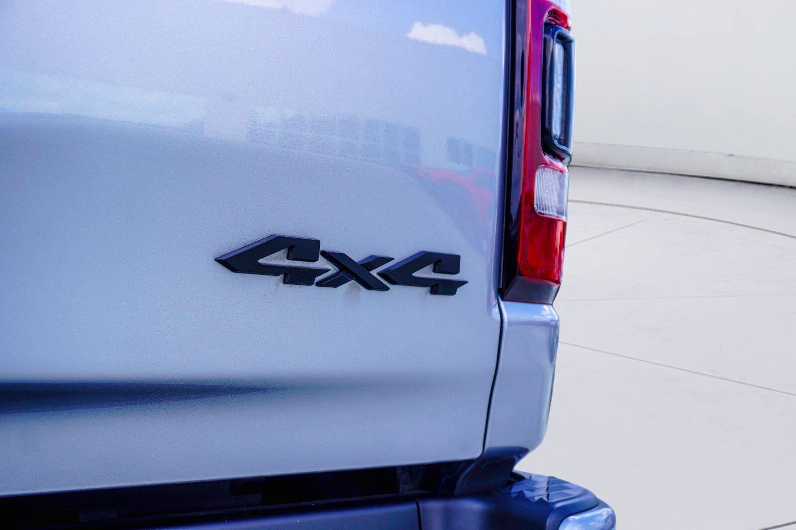 Used 2022 RAM 1500 Limited w/ Night Edition AWD/4WD image 9