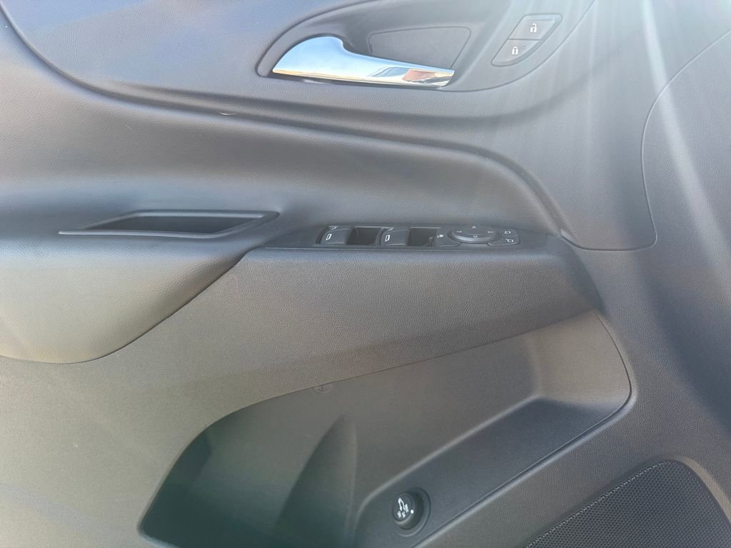 Used 2024 Chevrolet Equinox LT image 18