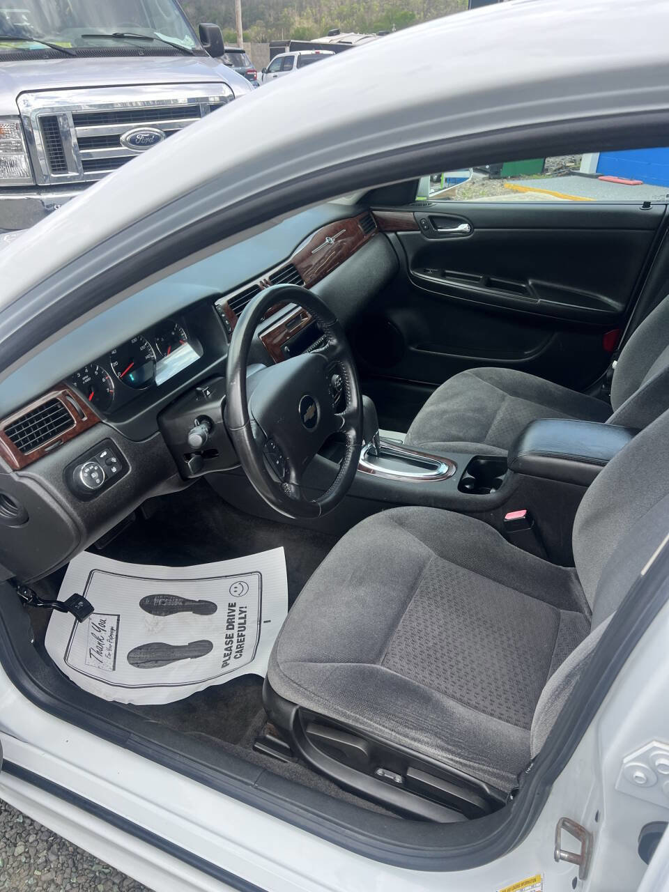 Used 2010 Chevrolet Impala LT FWD image 10