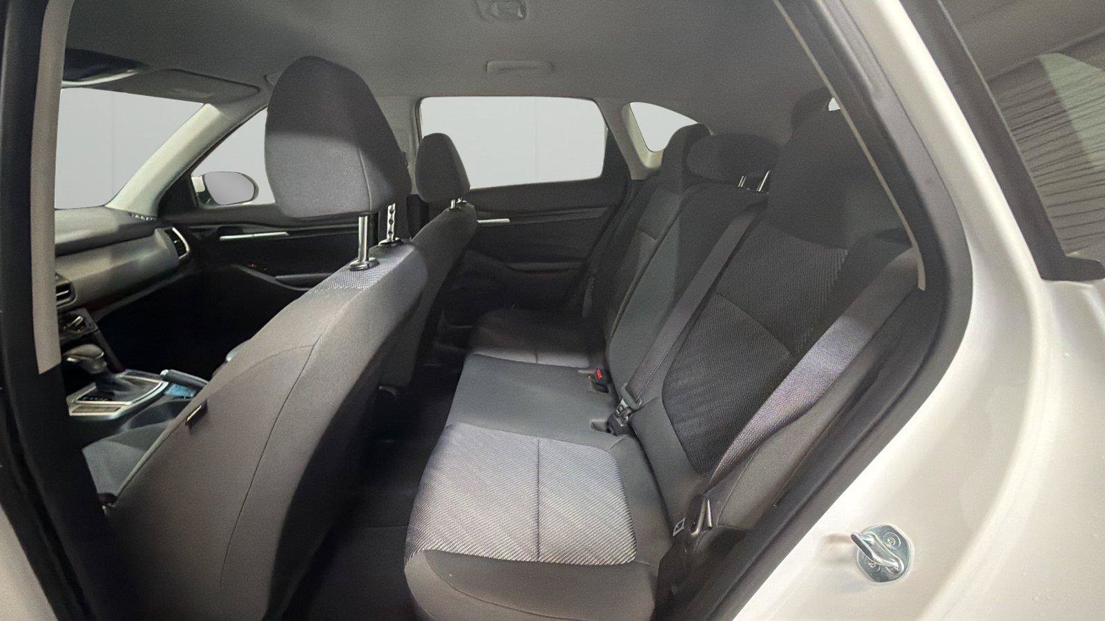 Used 2024 Kia Seltos LX AWD/4WD image 11