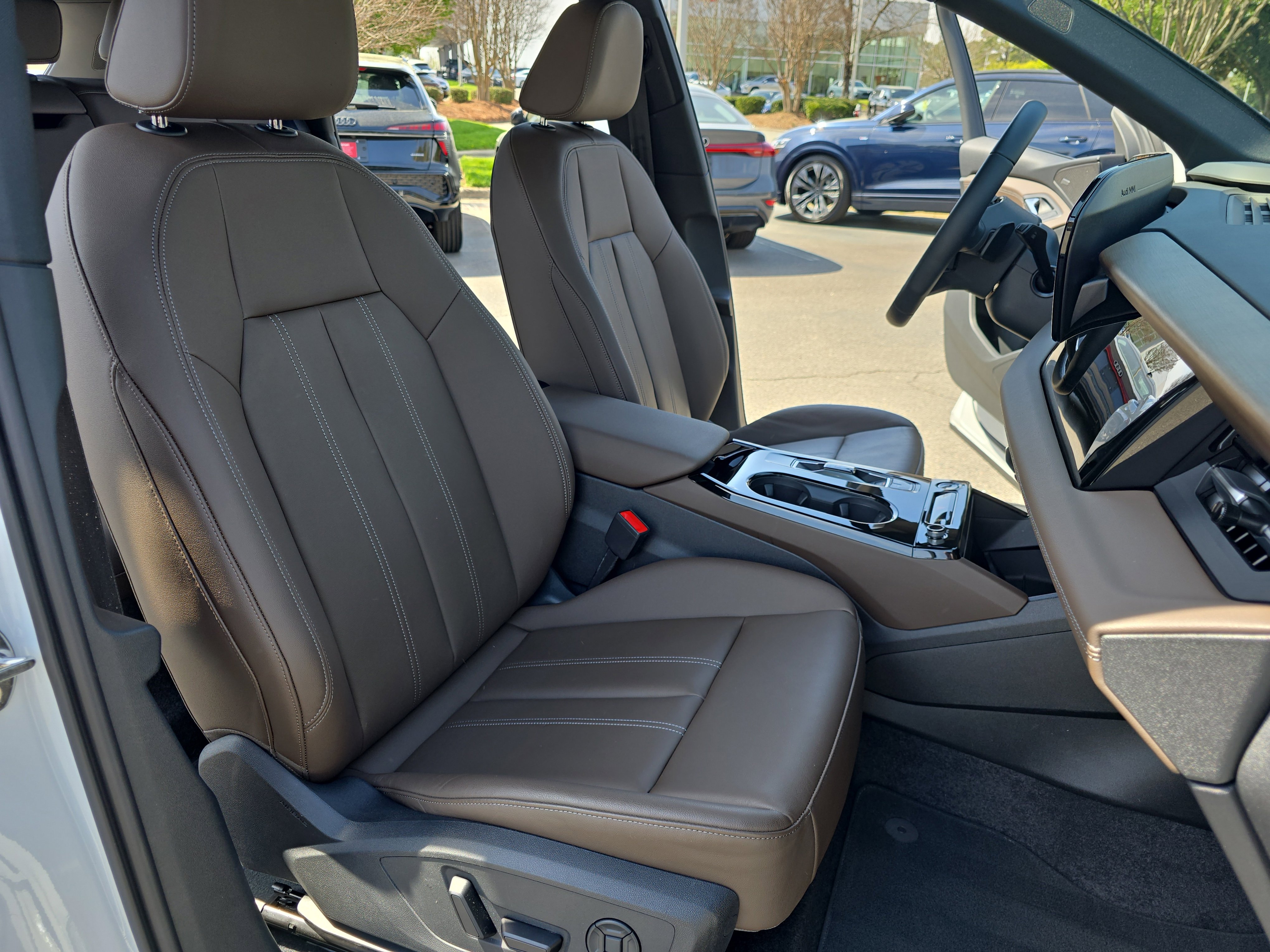 Certified 2025 Audi Q6 e-tron Premium Plus w/ Premium Plus image 10