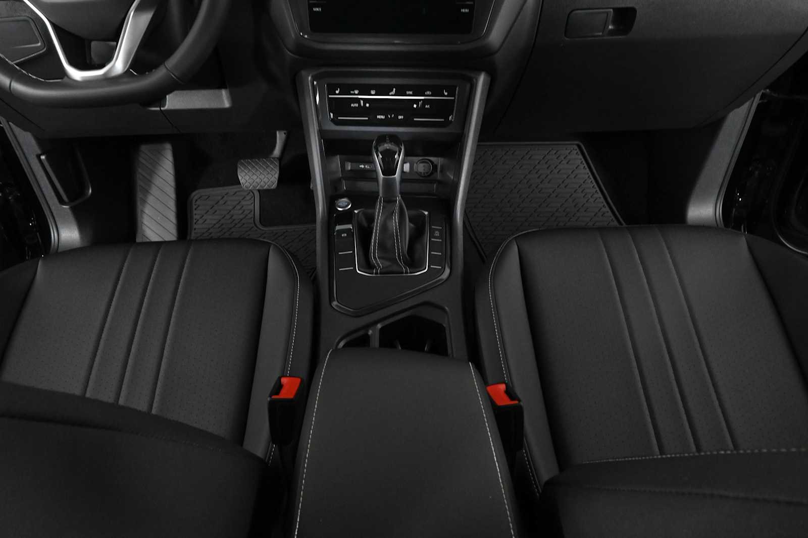 Certified 2023 Volkswagen Tiguan SE FWD image 16