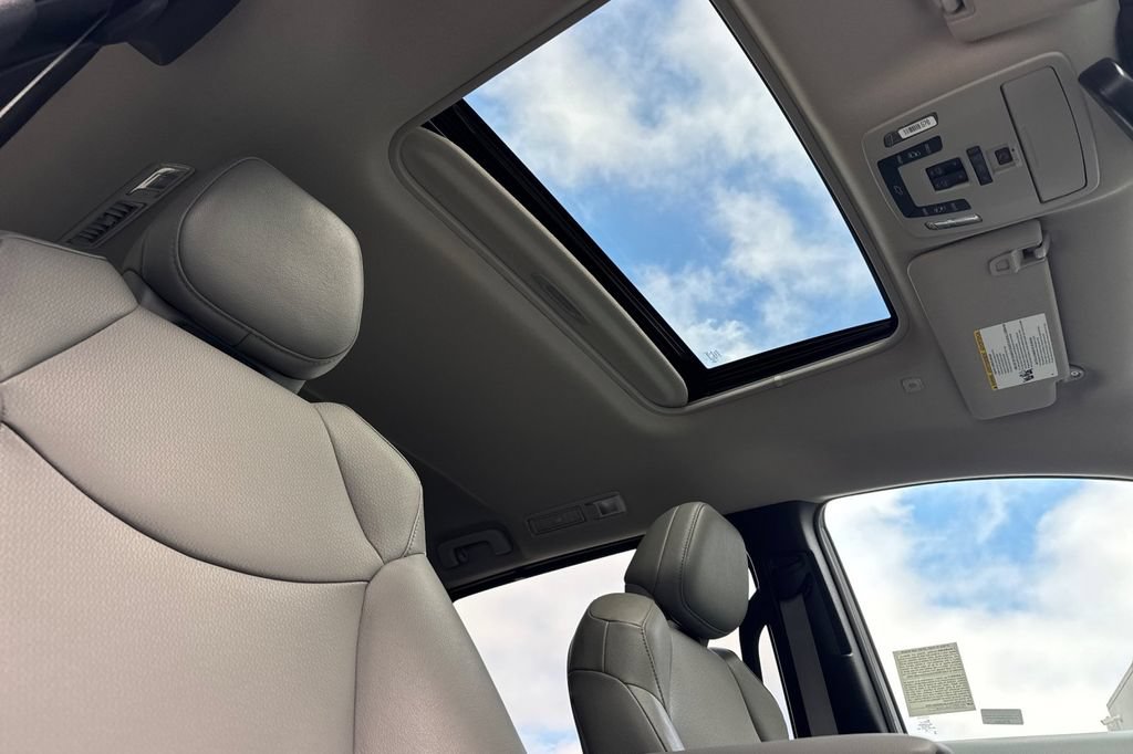 Certified 2025 Toyota Sienna XLE w/ XLE Plus Package AWD/4WD image 17