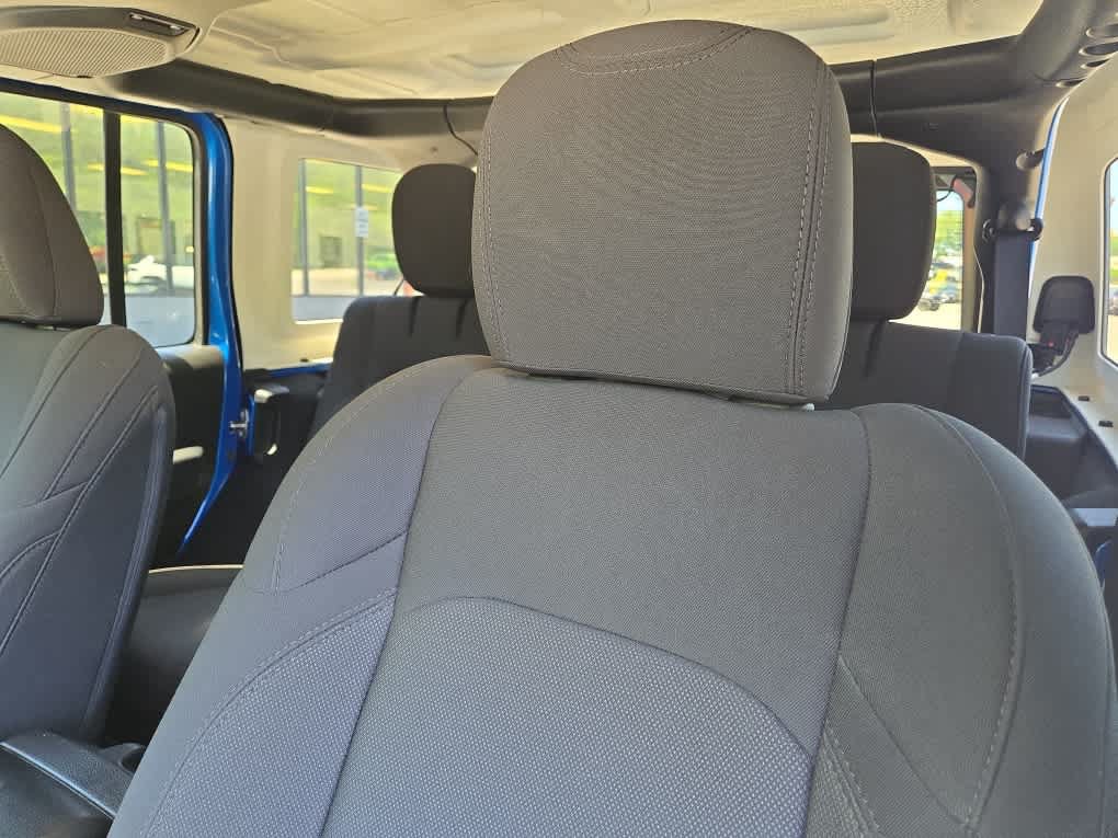 Used 2023 Jeep Wrangler Unlimited w/ Cold Weather Group AWD/4WD image 19