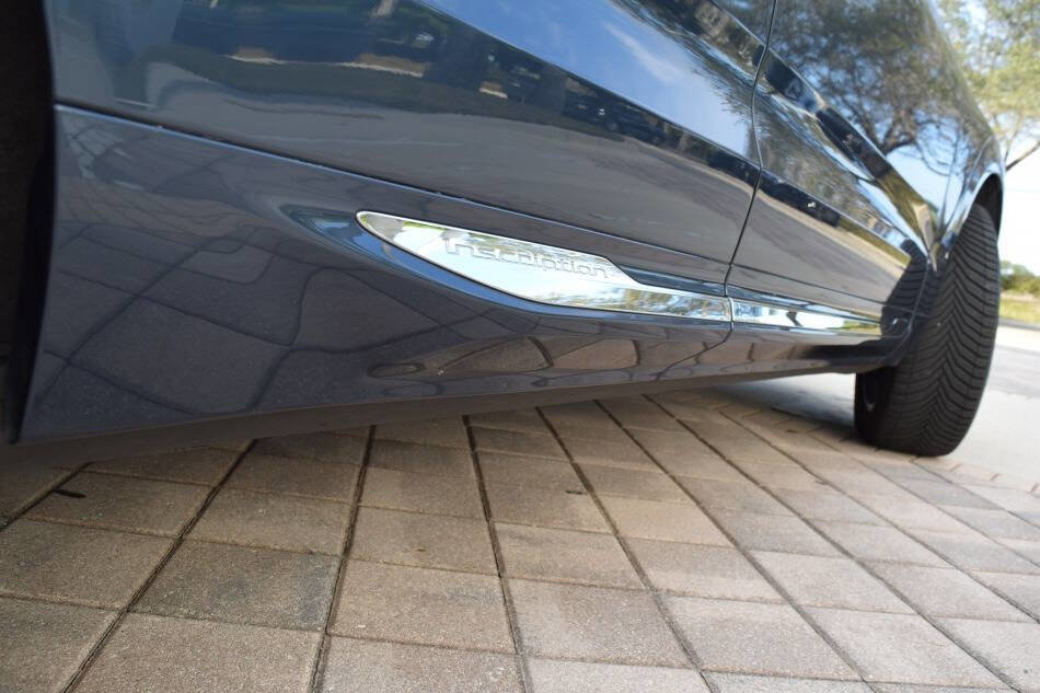 Used 2018 Volvo XC60 T5 Inscription w/ Luxury Seat Package image 35