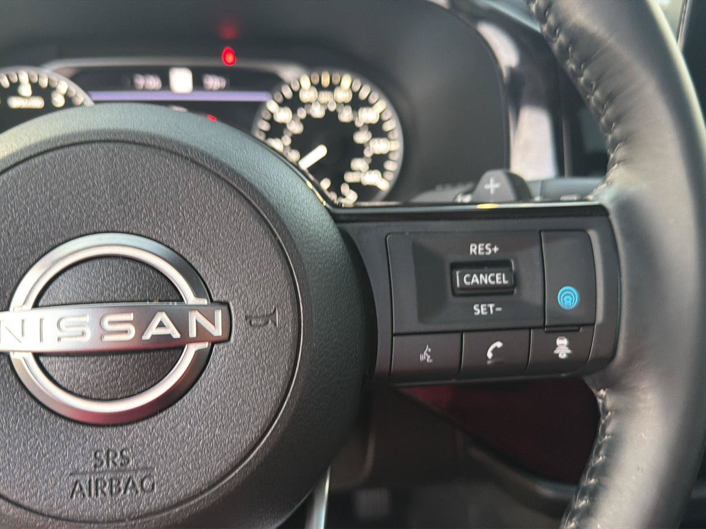 Used 2022 Nissan Pathfinder Platinum w/ Cargo Package FWD image 24