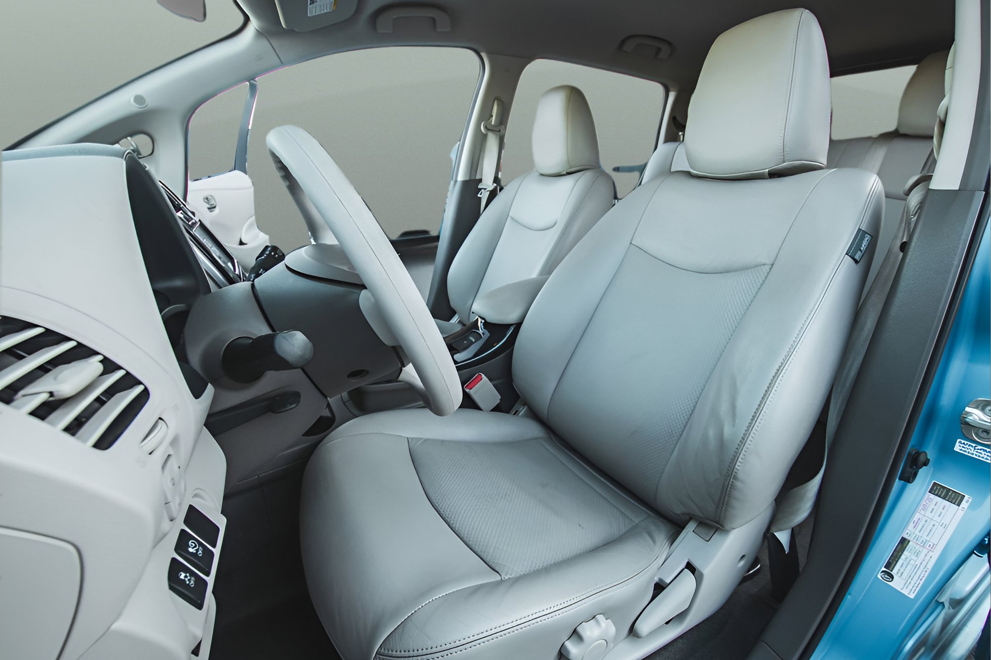 Used 2011 Nissan Leaf SL FWD image 6