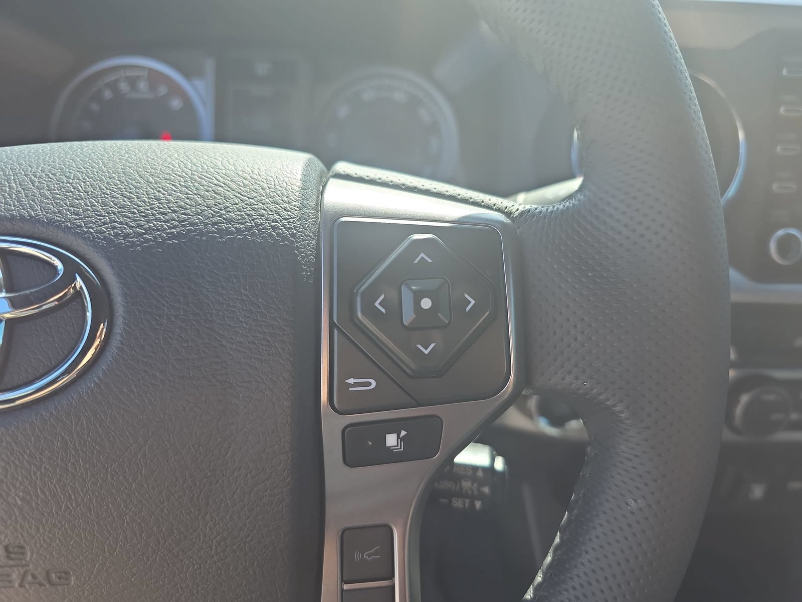 Used 2023 Toyota Tacoma Limited RWD image 15