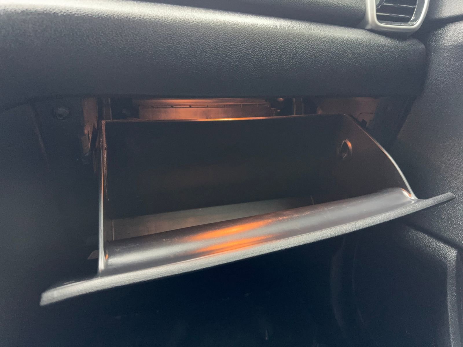 Used 2020 Kia Sportage LX image 33