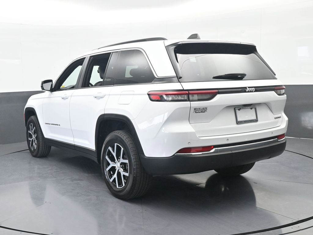 Used 2024 Jeep Grand Cherokee Limited RWD image 4