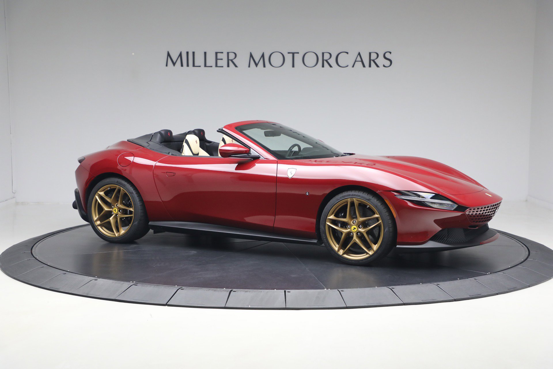 Certified 2025 Ferrari Roma Spider RWD image 11