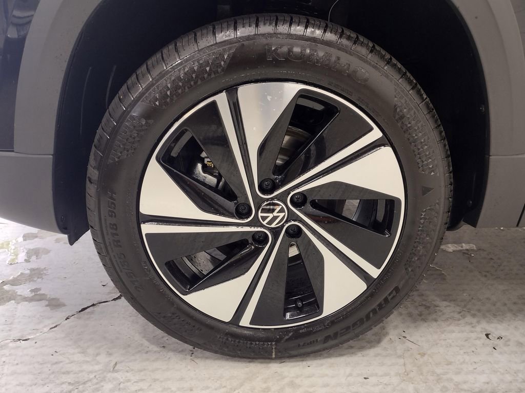 New 2026 Volkswagen Taos SE AWD/4WD image 5