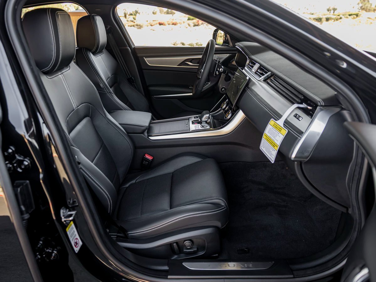 New 2024 Jaguar XF R-Dynamic SE image 27