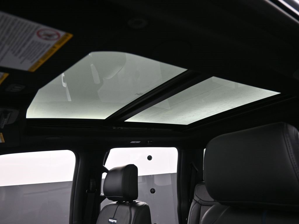 New 2026 Ford F250 Platinum w/ FX4 Off-Road Package image 4