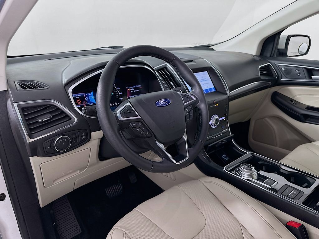 Used 2020 Ford Edge Titanium w/ Equipment Group 301A image 9