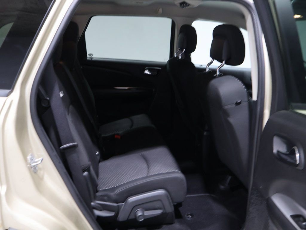 Used 2011 Dodge Journey Mainstreet w/ Flexible Seating Group image 22