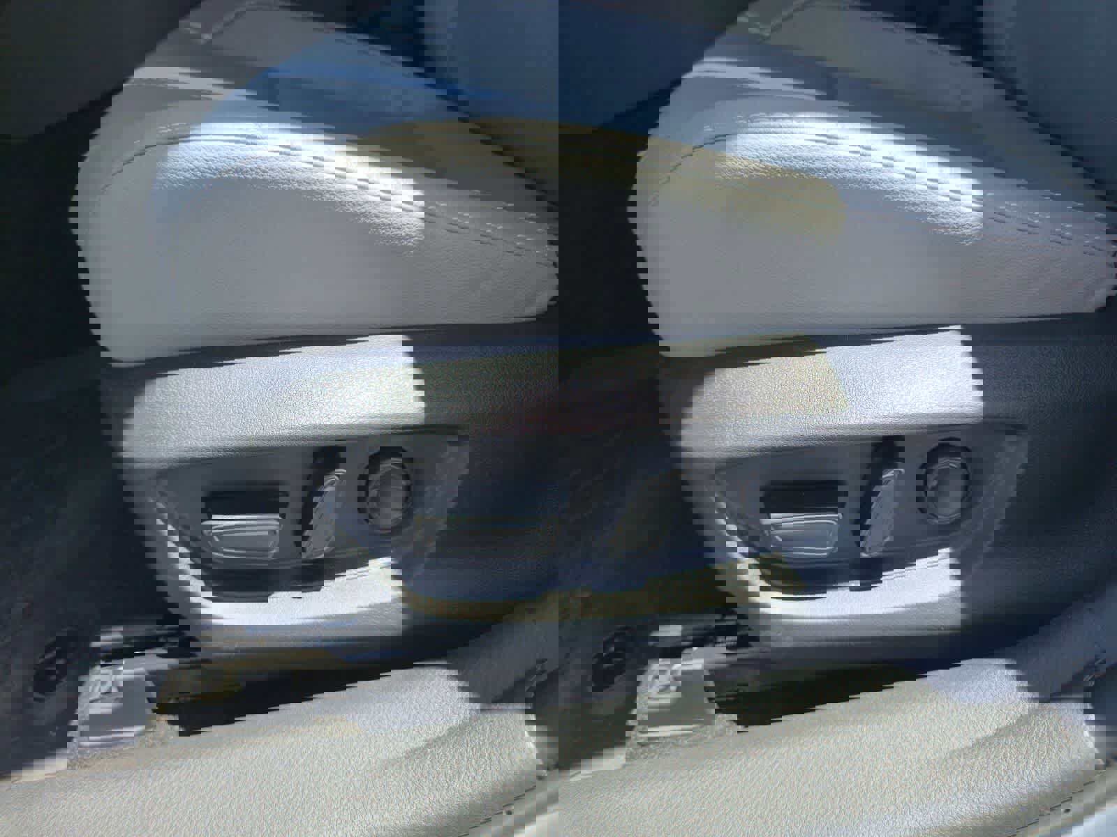 Used 2026 Toyota Camry SE w/ Multimedia Upgrade Package FWD image 15