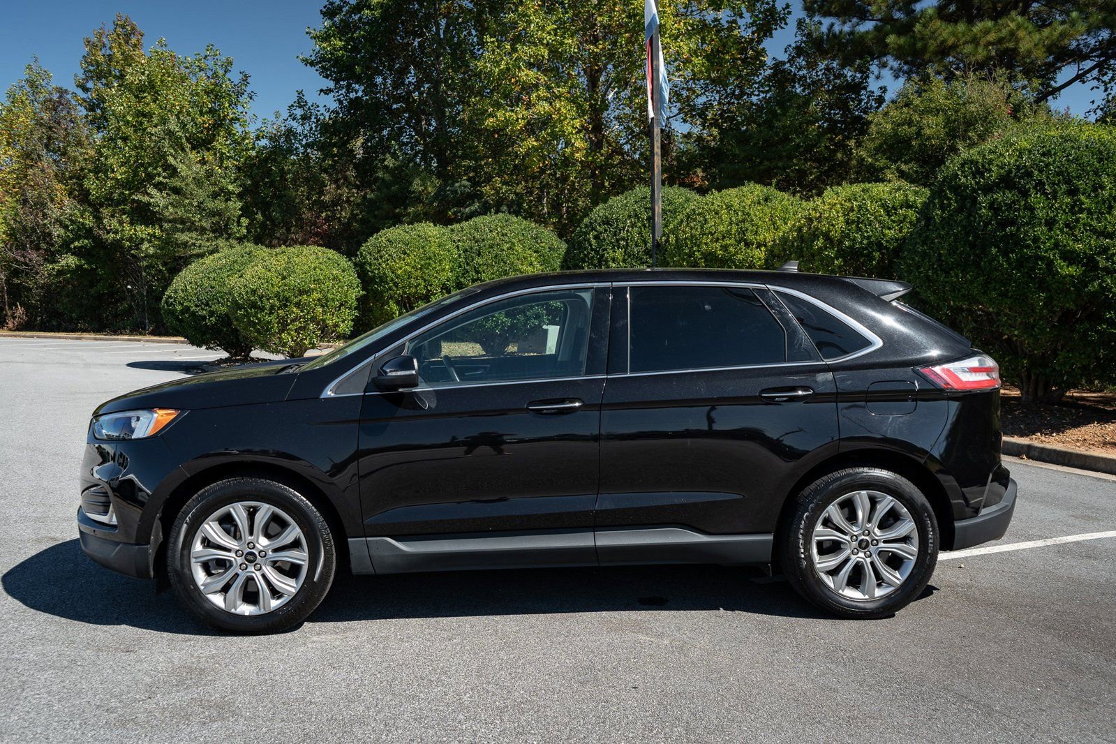 Used 2024 Ford Edge Titanium AWD/4WD image 5