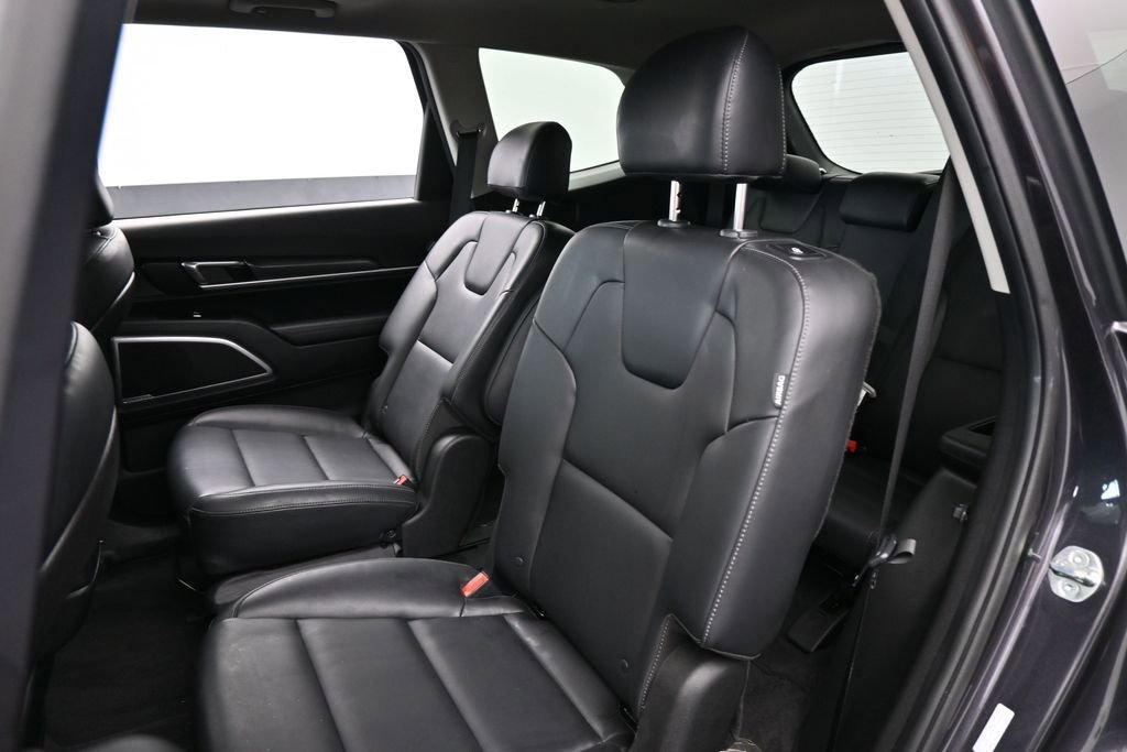 Used 2025 Kia Telluride S FWD image 38