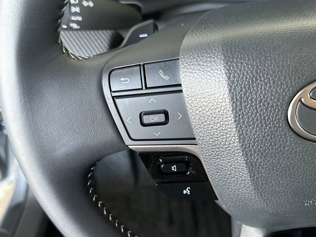 Used 2025 Toyota Camry SE w/ Multimedia Upgrade Package FWD image 21
