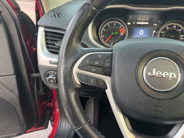Used 2016 Jeep Cherokee Limited image 21