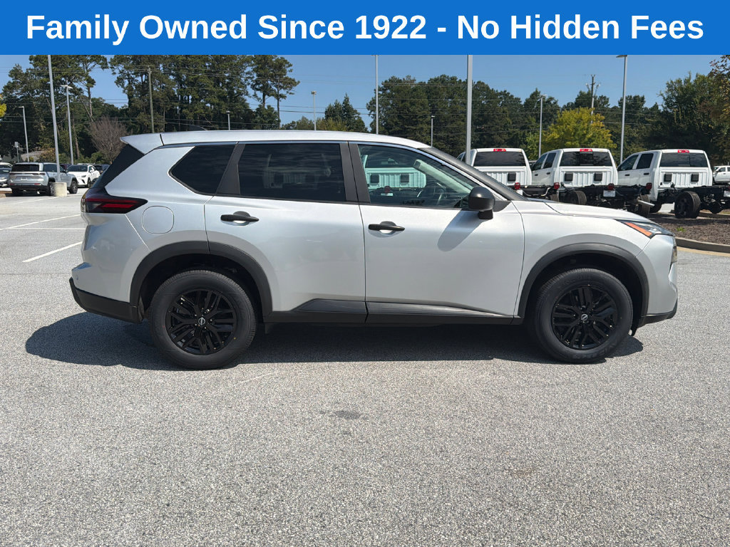 Used 2024 Nissan Rogue S AWD/4WD image 8